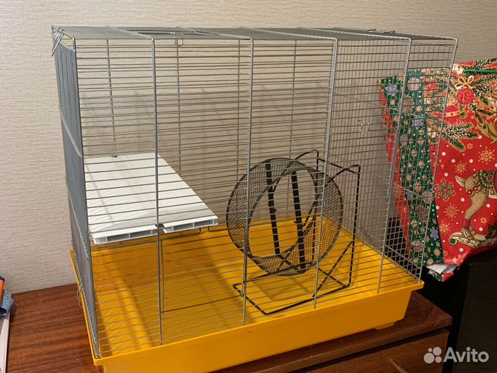 Клетка для грызунов с колесом