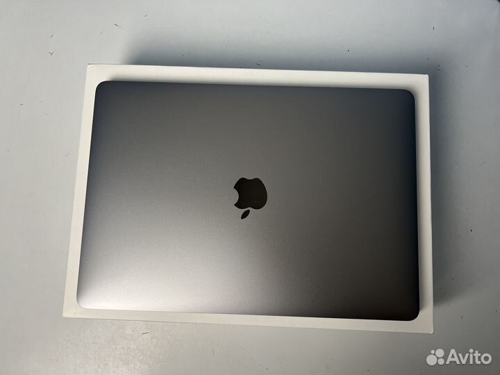 MacBook Pro 13 2020 M1 512Gb Ростест, 55 циклов