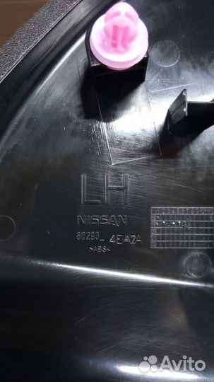 Накладка крепления зеркала левого Ниссан кашкайj11