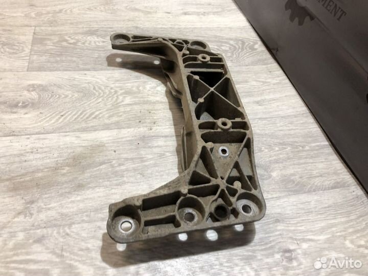 Кронштейн АКПП BMW E60 m54