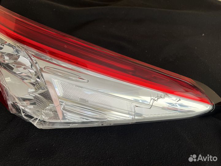 Фонарь задний правый toyota camry 70