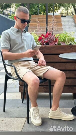 Модель для рекламы одежды