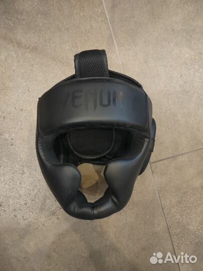 Боксерский шлем venum