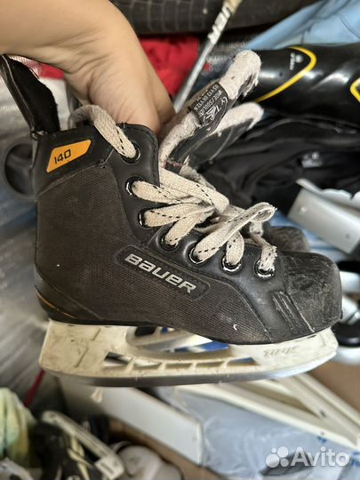 Хоккейные коньки