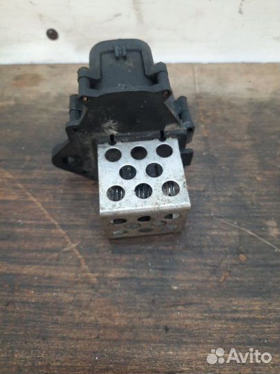 Реле вентилятора Peugeot 307 хэтчбэк 5 дв. 1.6 NFU