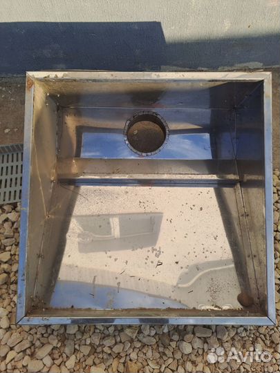 Вытяжка новая