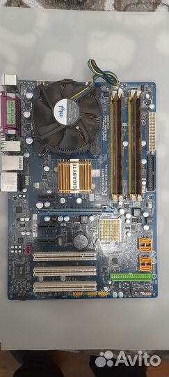 Материнская плата с процессором и памятью