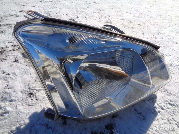 Фара правая Toyota Premio NZT240 1NZ-FE 2004