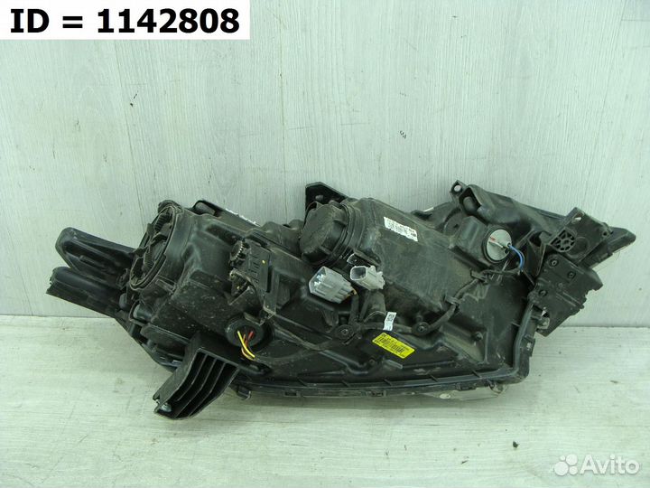 Фара левая Mitsubishi Outlander