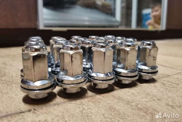 Гайки для дисков Toyota Highlander