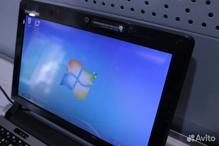 Ноутбук emachines eM250/10.1