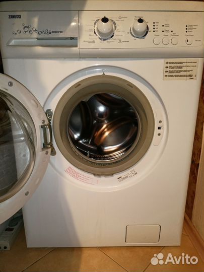 Стиральная машина на запчасти zanussi