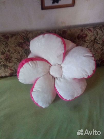 Подушка ручной работы Роза