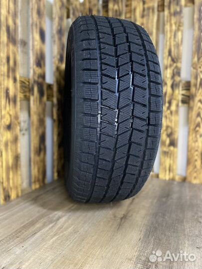 Sailun Ice Blazer Arctic SUV 215/60 R17 100T