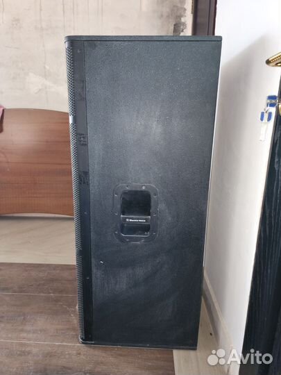 Electro-Voice ELX215 акустическая система 2-полос