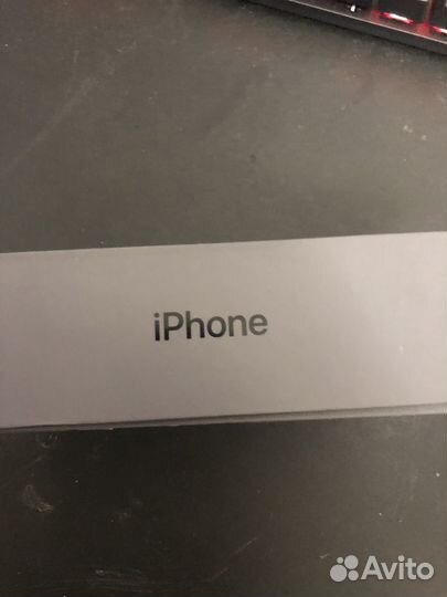 Коробка от iPhone 8