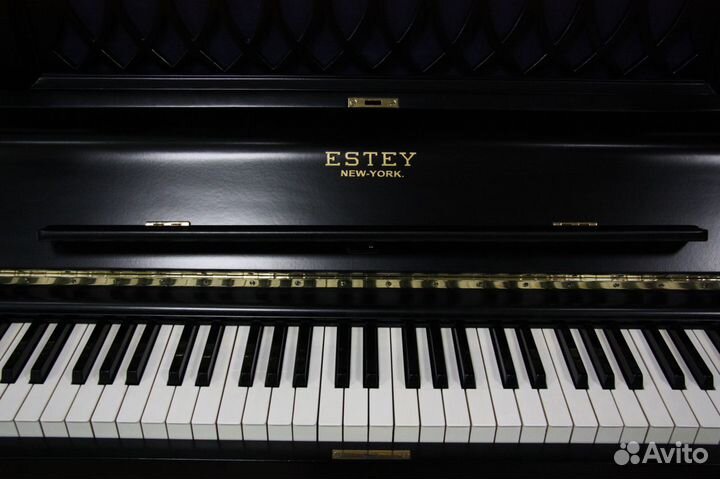 Черное пианино Estey