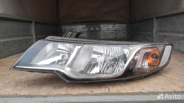 Фара левая оригинальная Kia Cerato Koup 2012