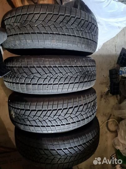 Goodyear UltraGrip Ice 235/65 R17