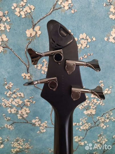 Бас гитара Yamaha rbx 774