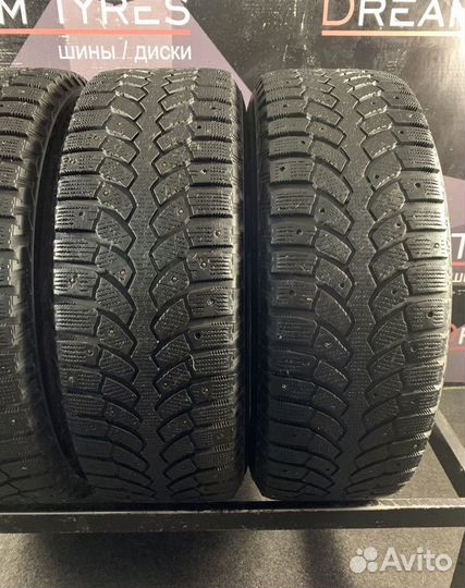 Bridgestone Blizzak Spike-01 215/65 R16