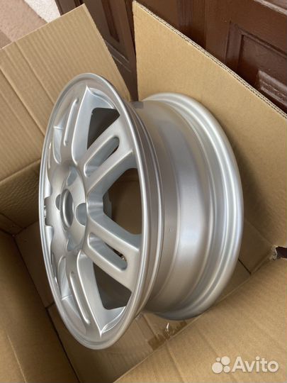 Новый литой диск kia picanto