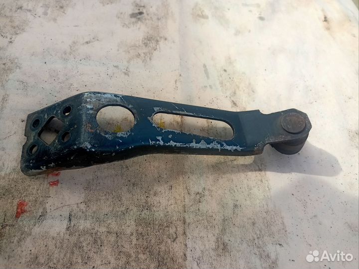 Кронштейн Opel Astra H хэтчбек 2007