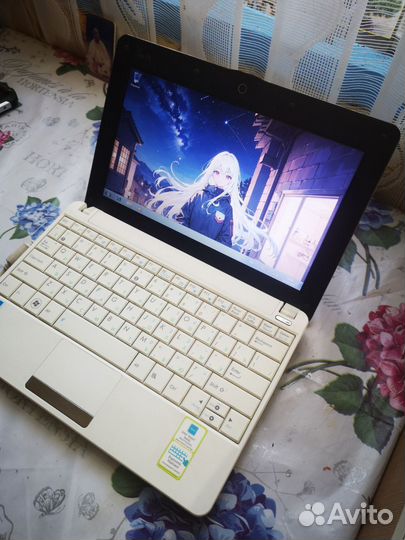 Белый Нетбук Asus Eee диск 200Gb