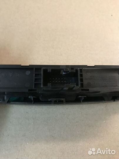 Блок кнопок/ Аварийная сигнализация Peugeot 308