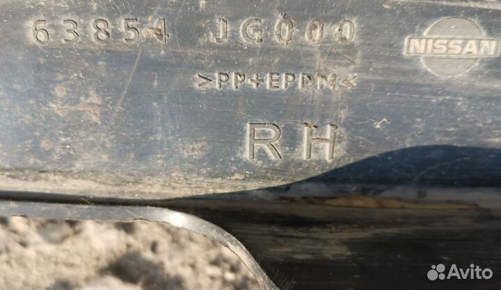 Брызговик Nissan X-Trail T31 передний правый