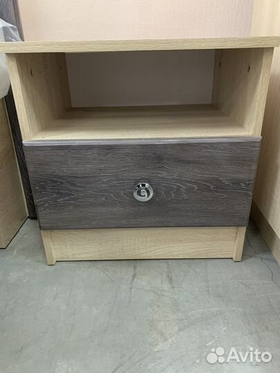 Тумба прикроватная