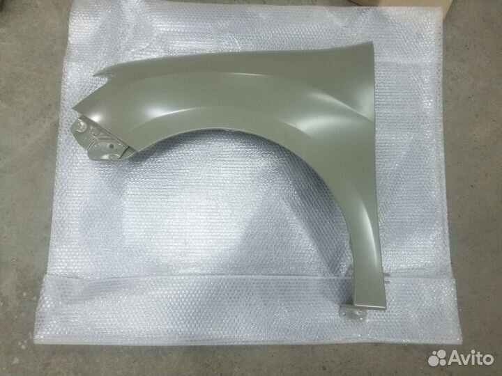 Крыло левое Рено Логан Сандеро 2