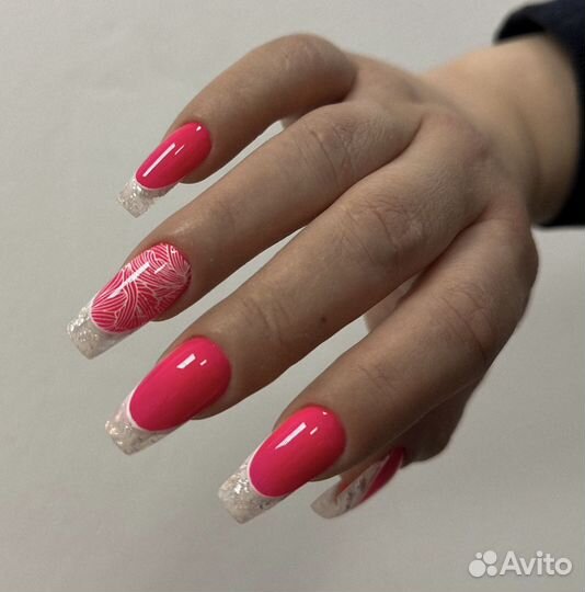 Наращивание ногтей, маникюр