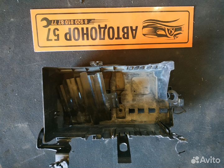 Площадка под акб Opel Astra J 2013 год