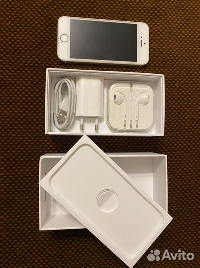 Телефон iPhone 5s, рабочий, полный комплект