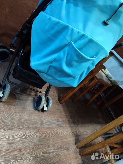 Прогулочная коляска трость