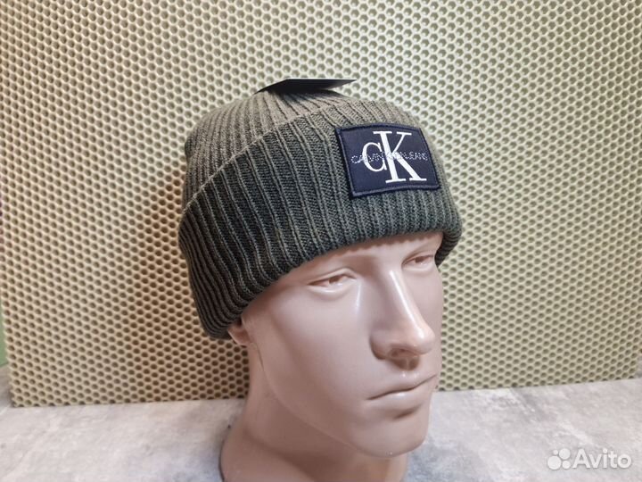 Шапка Calvin Klein зелёного цвета