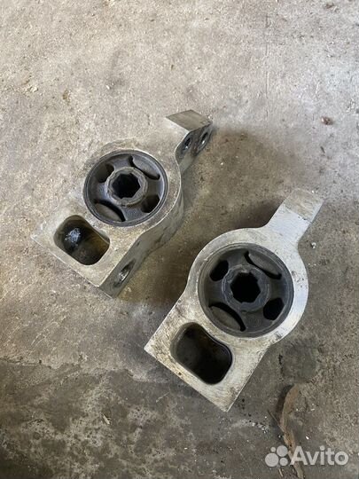 Сайленблоки передних рычагов