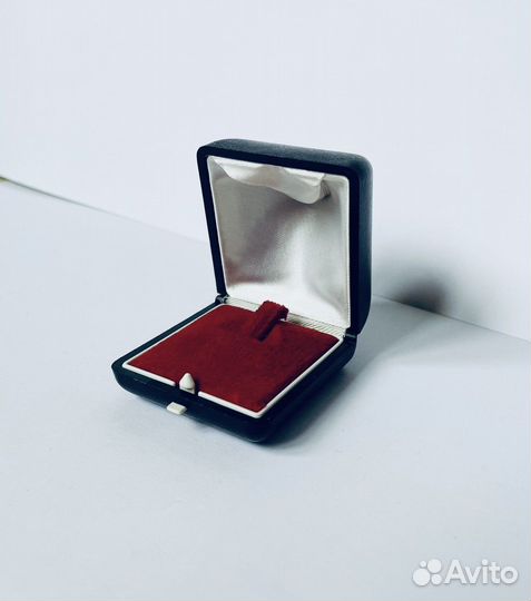 Коробка для ювелирных украшений