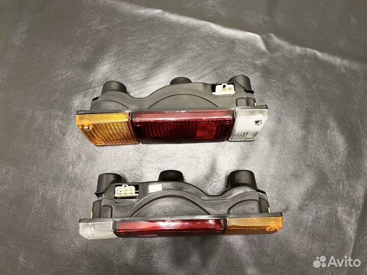 Фонарь задний (2шт) Nissan Atlas F23