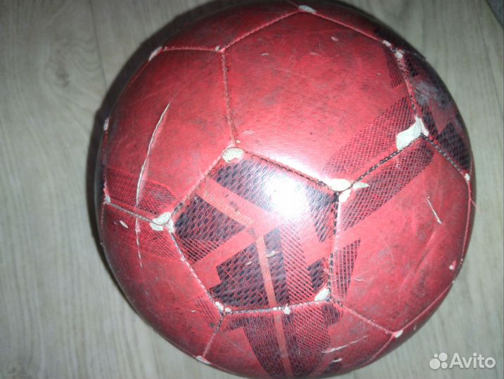Футбольный мяч