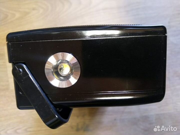 Приёмник с фонарём и часами