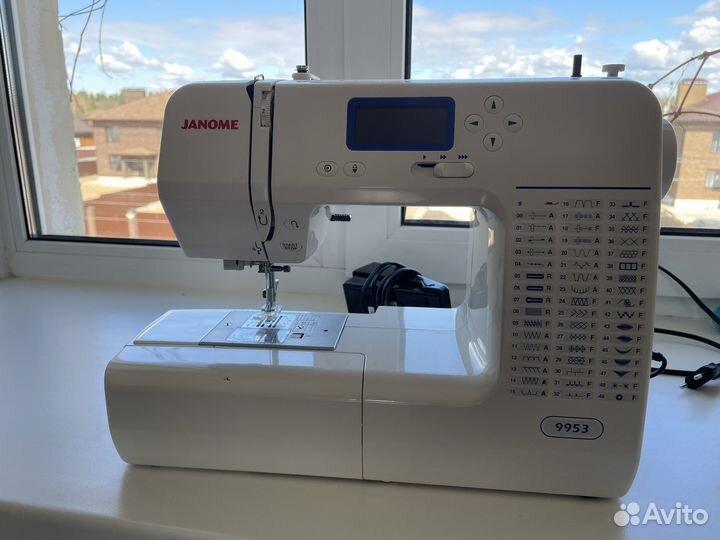 Швейная машина Janome 9953
