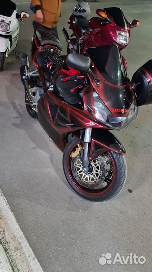 Honda CBR 954
