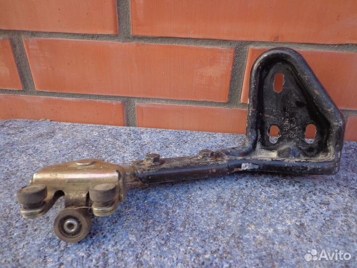 Упор сдвижной двери мв-вито(W638)