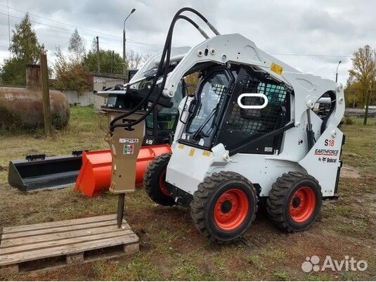 Стекло на мини погрузчик Bobcat S180