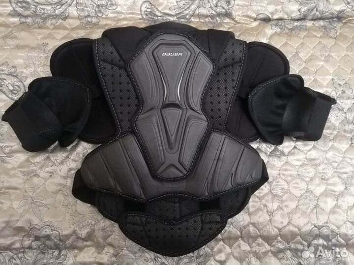 Нагрудник хоккейный bauer