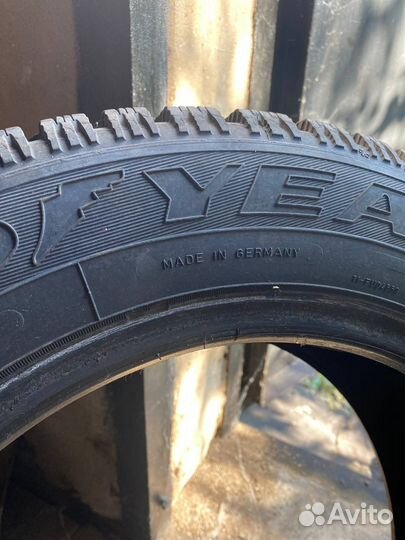 Goodyear UltraGrip 500 195/60 R30