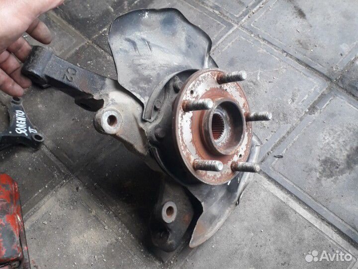 Поворотный кулак Sorento 2