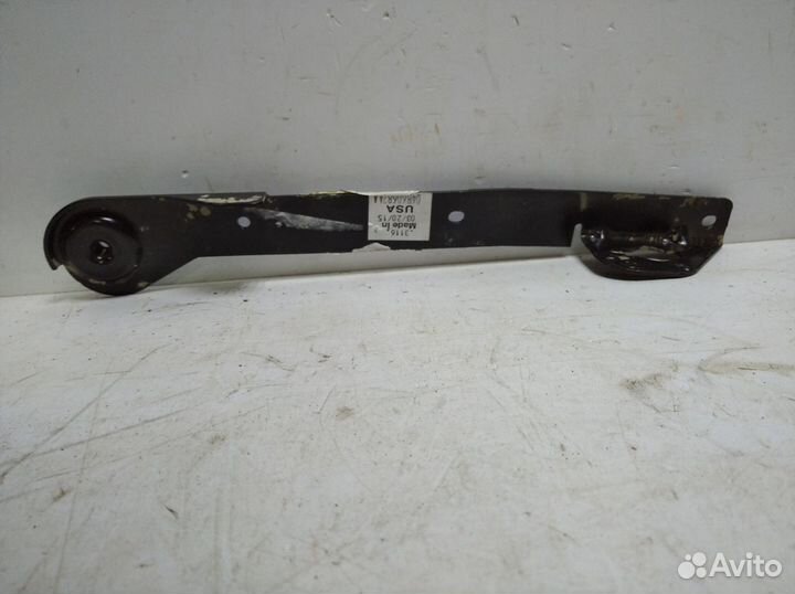 Петля капота левая Chrysler Voyager 2000 - 2008